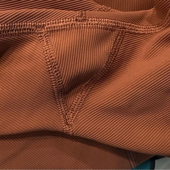 Lululemon Ribbed Contoured High Rise Short 8" - Picture 6 of 7